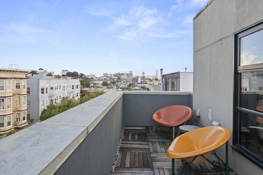 48_balcony