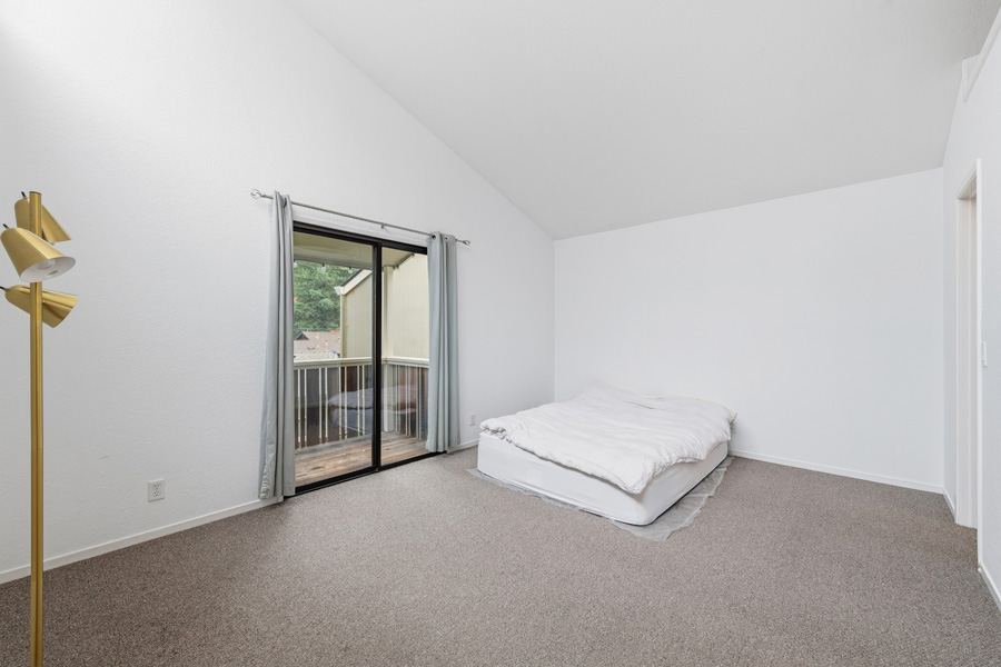 28_bedroom