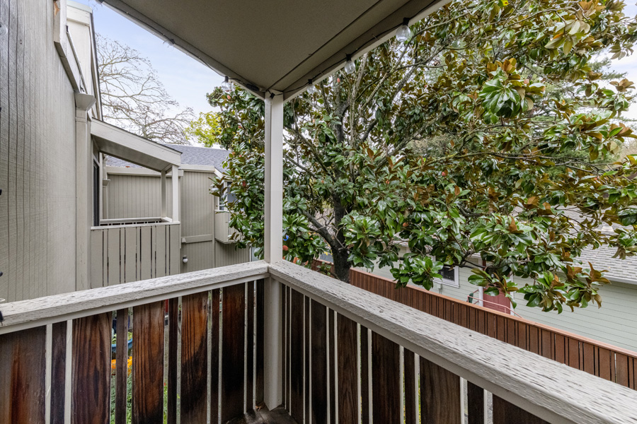 34_balcony1