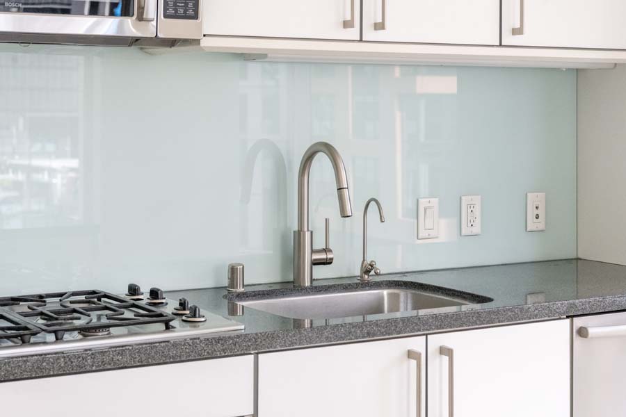 06_kitchen_faucet
