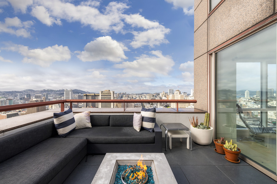 40_balcony